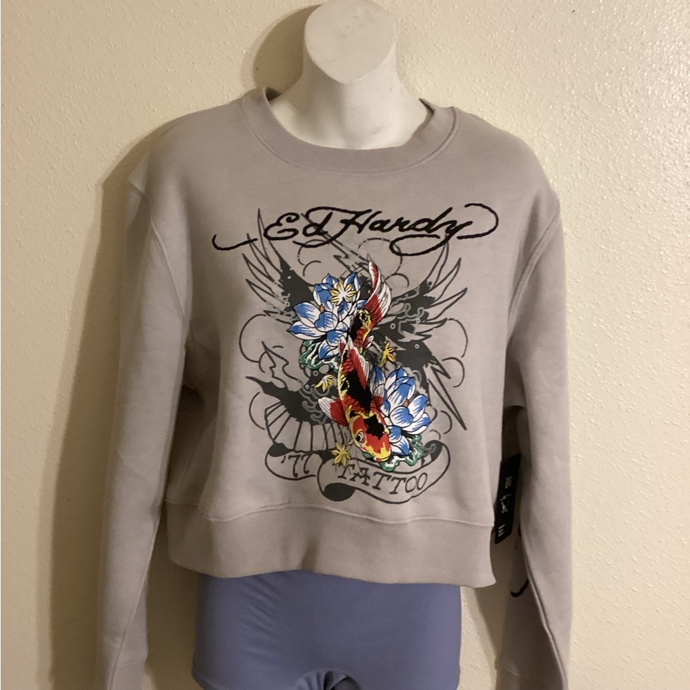 NWT Ed Hardy Women’s Cropped Crewneck Graphic Design Size Medium